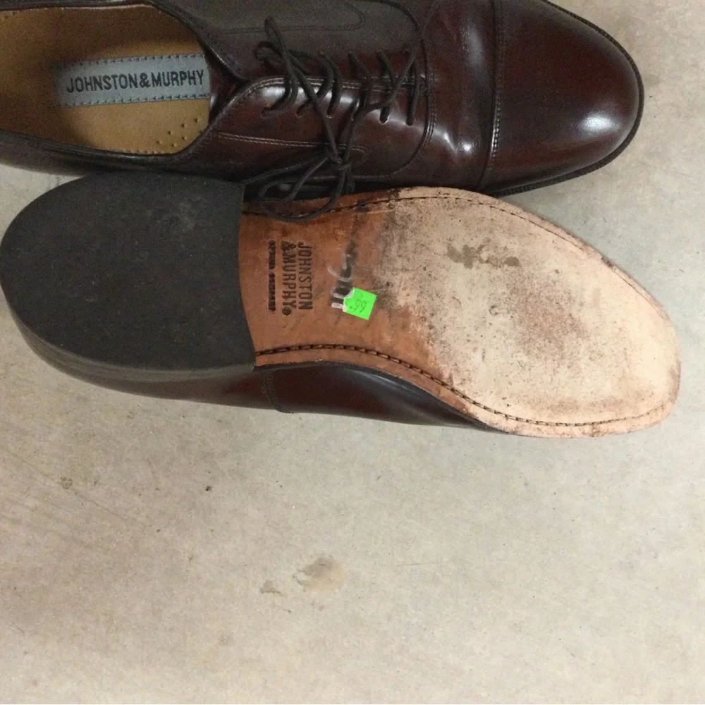 Johnston & Murphy Men’s Dark Brown Leather Cap-Toe Oxfords